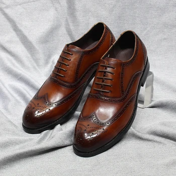 Класически мъжки модел обувки-oxfords от естествена кожа, мъжки броги, дизайнерски обувки-крилца дантела, Сватба парти, Офис официалните обувки за мъже