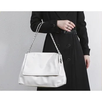 Чанта-верига за Жени 2024 Нова Популярна Голямата Голям Луксозна Чанта на Едно рамо, Подмишница С Наклонена Оседланностью Дамски чанти женски