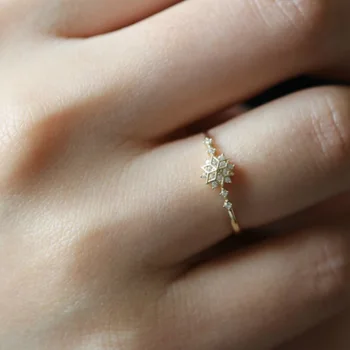 Дамско модно пръстен със сняг цвете, Елегантна Малка пръстен с бял кристал, просто стил, минималистичные фини бижута, чудесен подарък