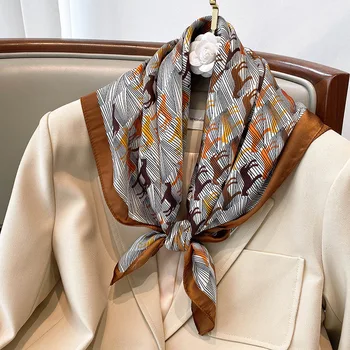 Популярната женска Пылезащитная клондайк 2021 Г., Квадратна кърпа с есенното принтом, луксозни Копринени шалове, модни слънчеви шалове размер 70X70 см